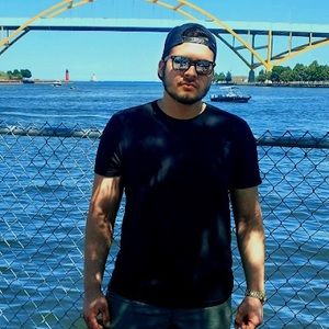 Meet your Posher, Rafael